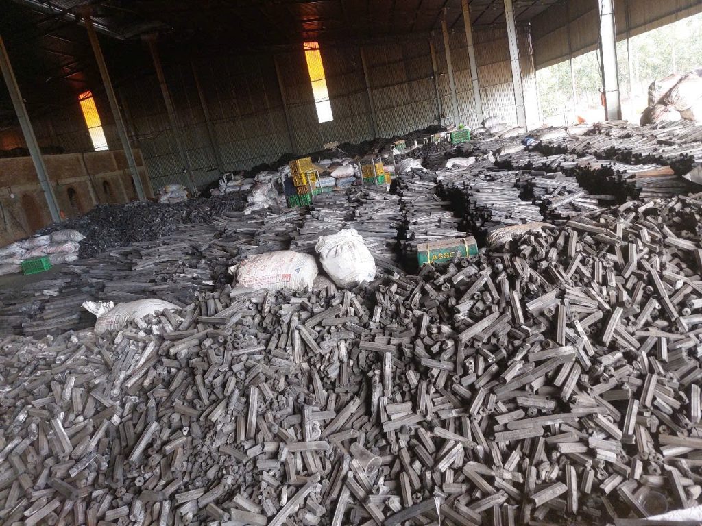 Hexagonal sawdust charcoal briquettes bulk stock Vietnam